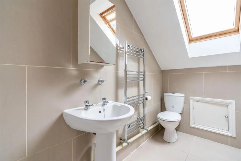 6 bedroom maisonette for rent