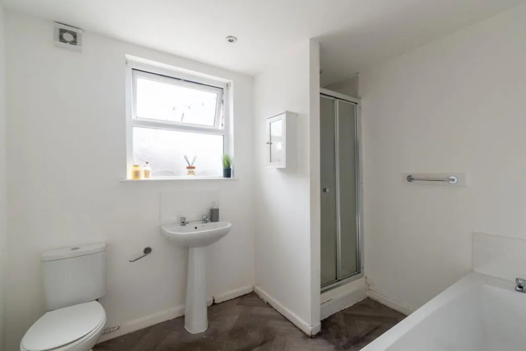 4 bedroom flat for rent
