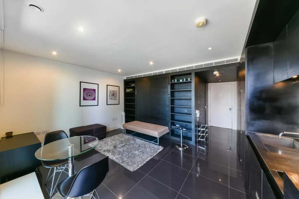 Studio flat for rent