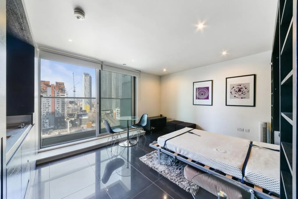 Studio flat for rent