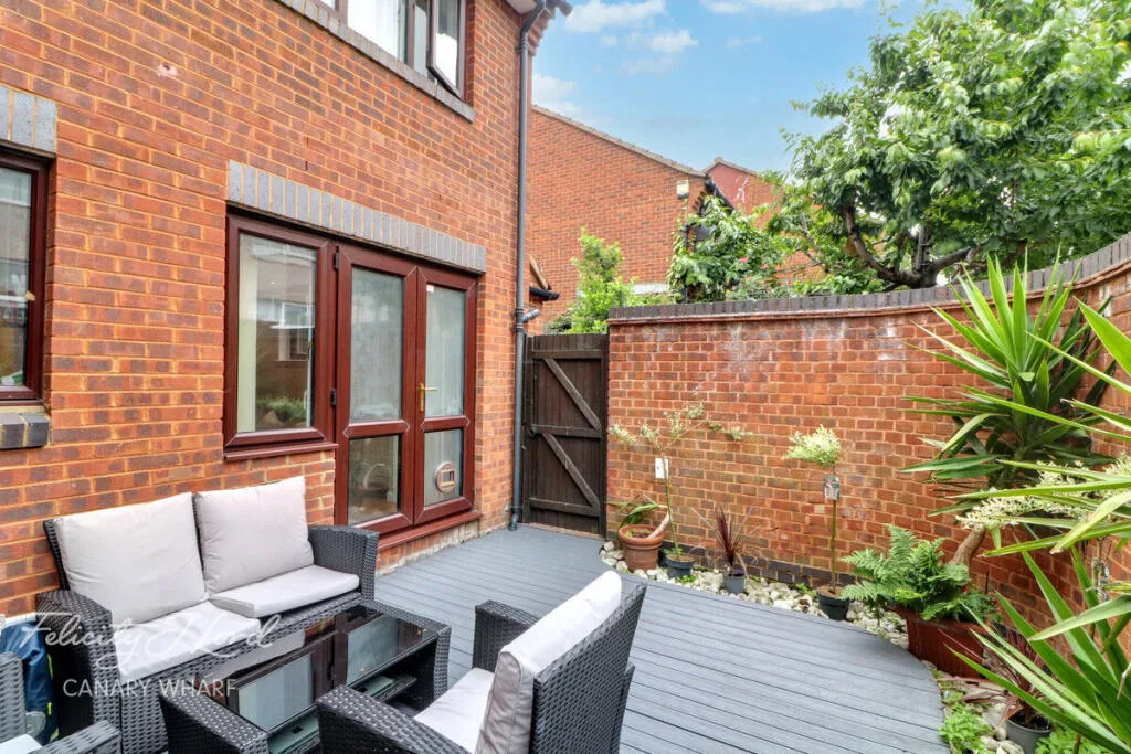 1 bedroom detached house for rent