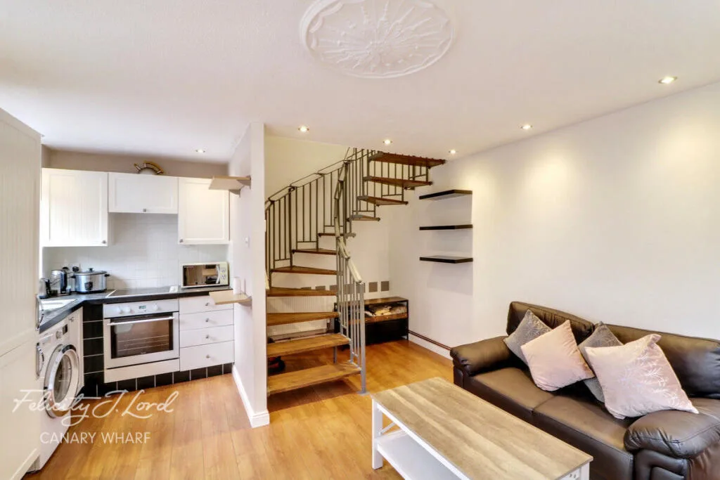1 bedroom detached house for rent