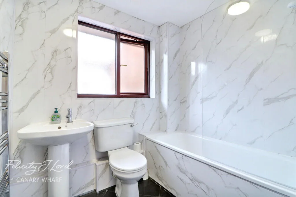 1 bedroom detached house for rent