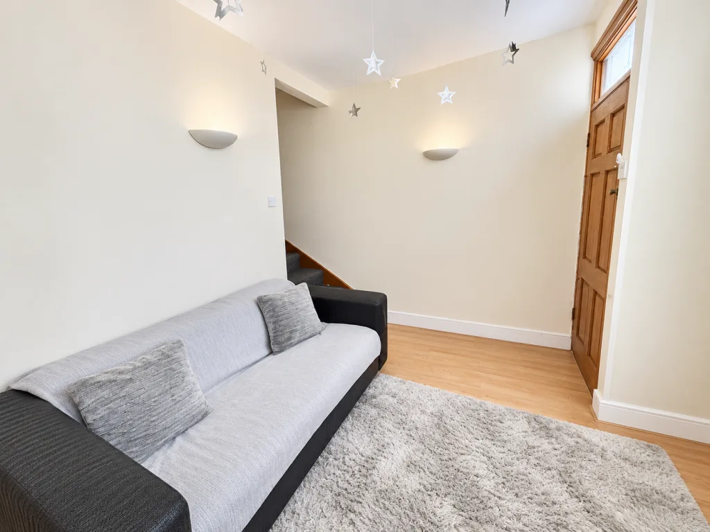 2 bedroom house for rent
