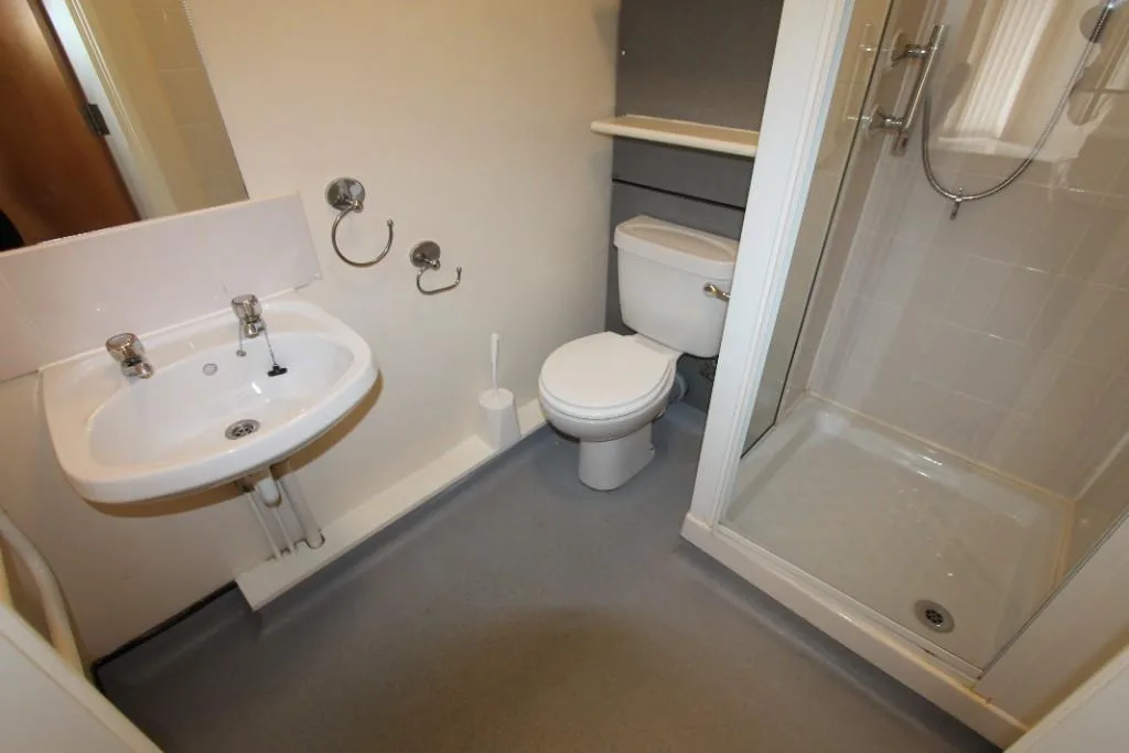 7 bedroom flat for rent