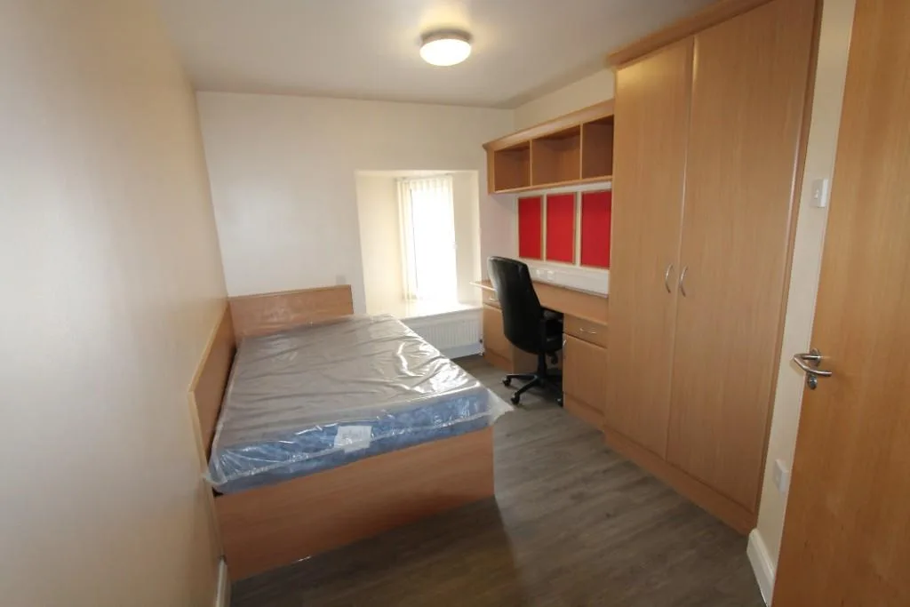 7 bedroom flat for rent