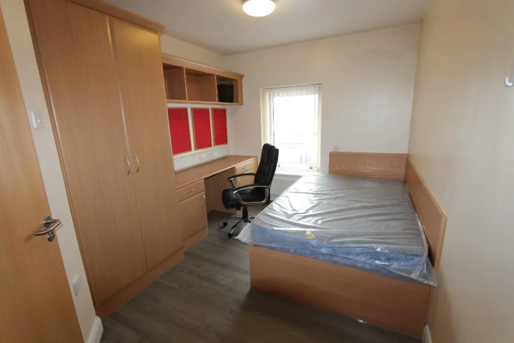 7 bedroom flat for rent
