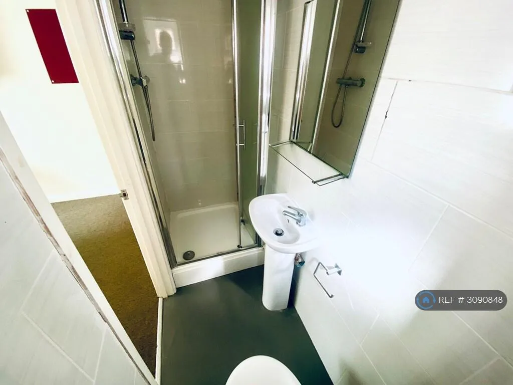 7 bedroom semi-detached house for rent