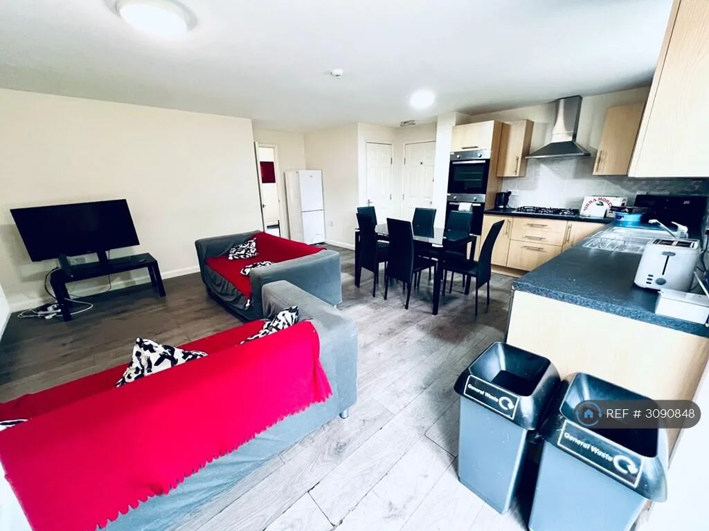 7 bedroom semi-detached house for rent