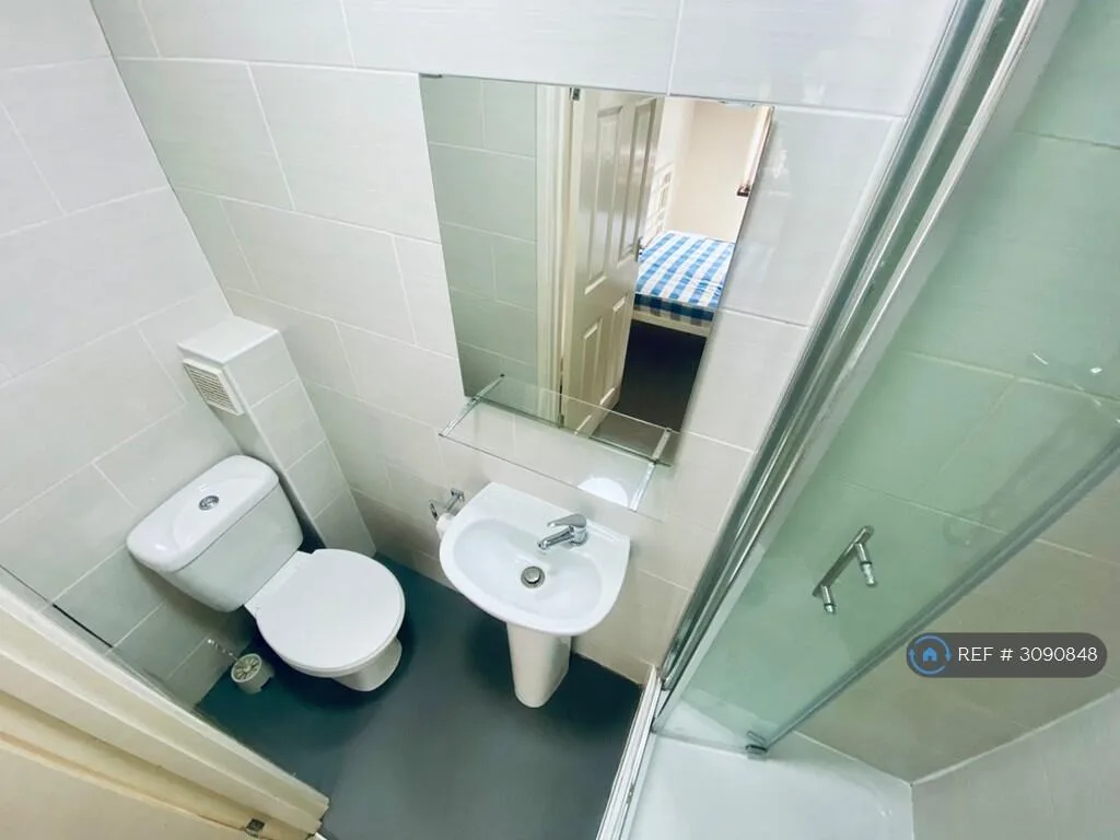 7 bedroom semi-detached house for rent