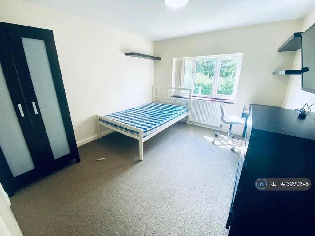 7 bedroom semi-detached house for rent