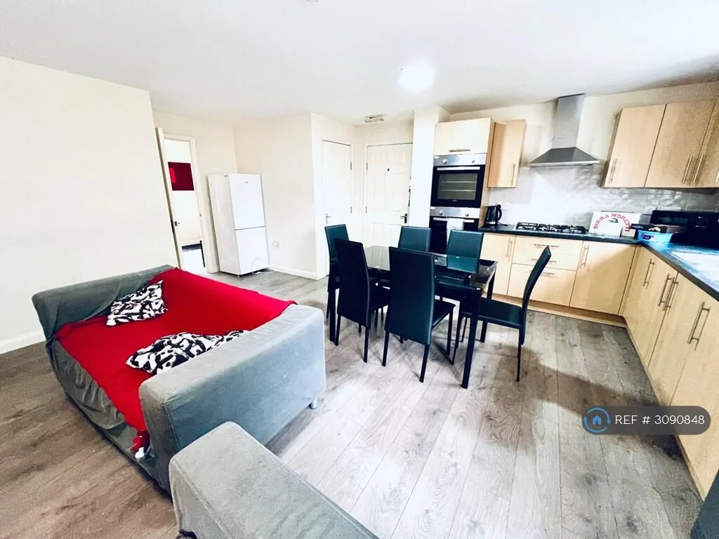 7 bedroom semi-detached house for rent