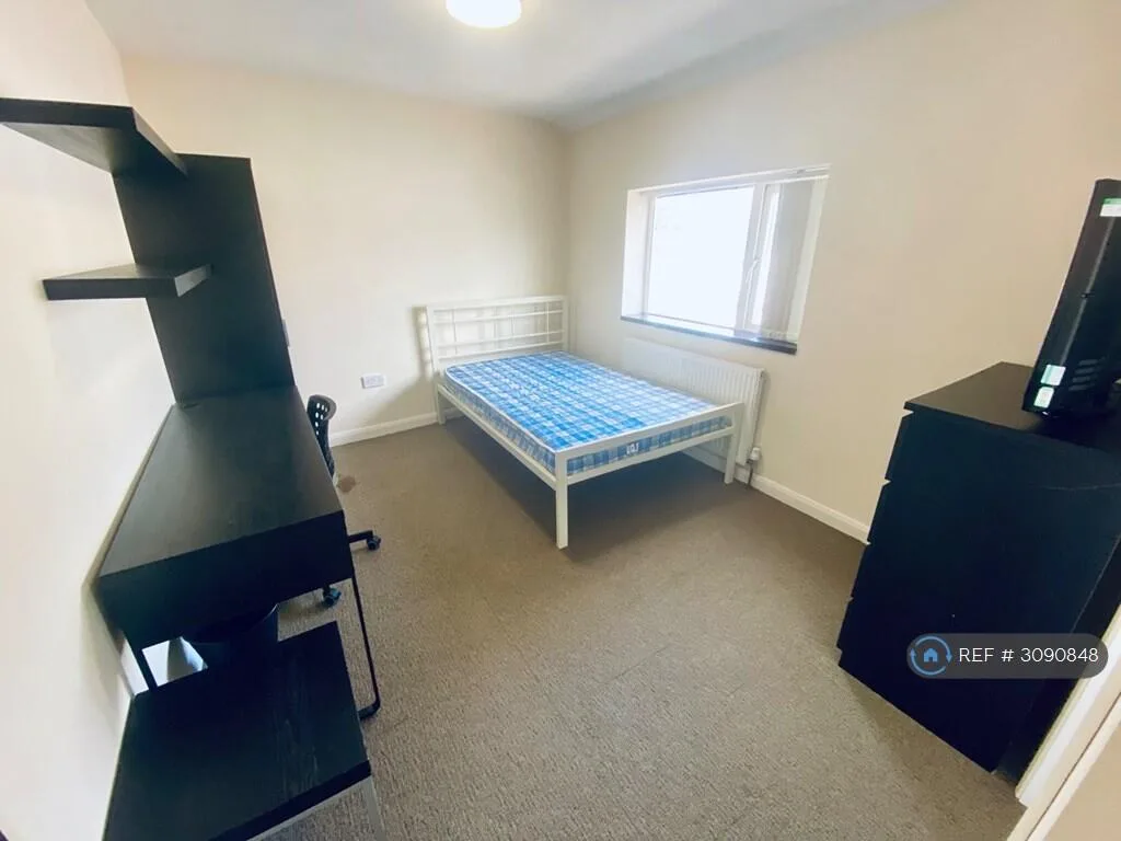 7 bedroom semi-detached house for rent