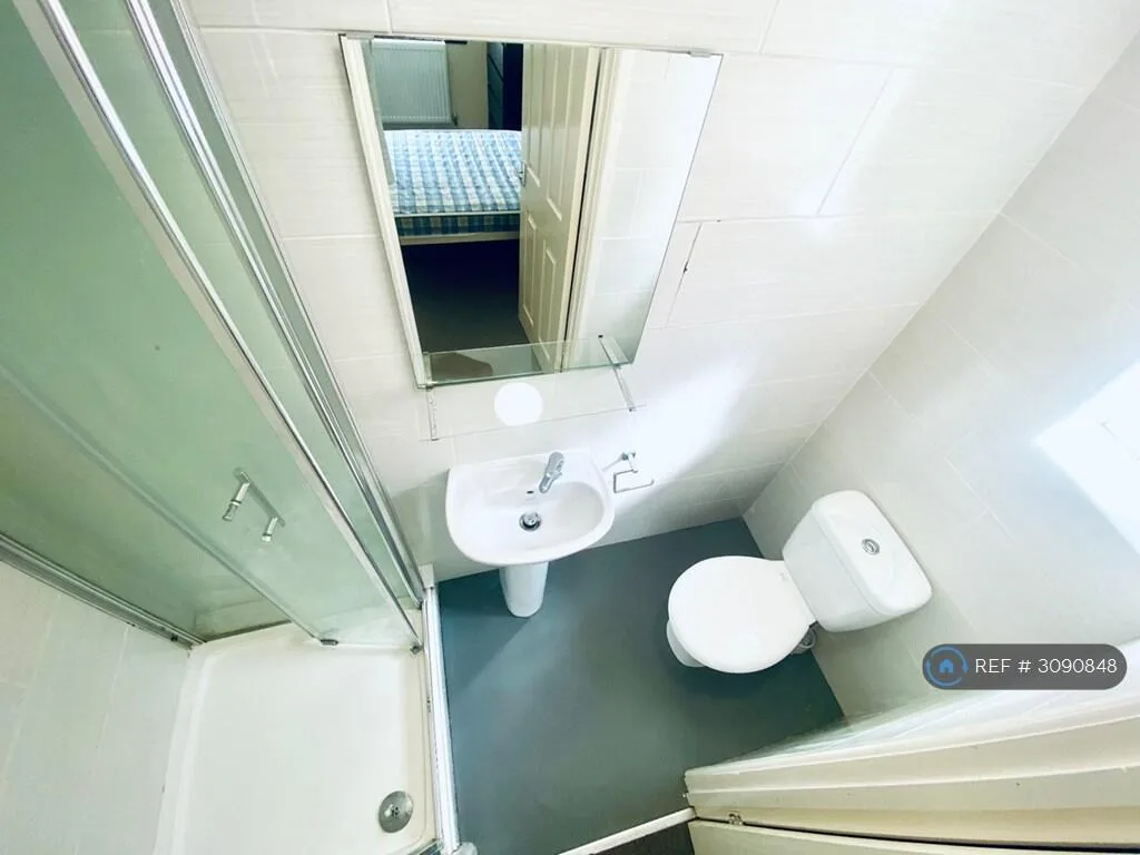7 bedroom semi-detached house for rent
