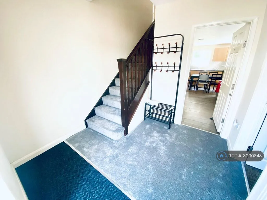 7 bedroom semi-detached house for rent