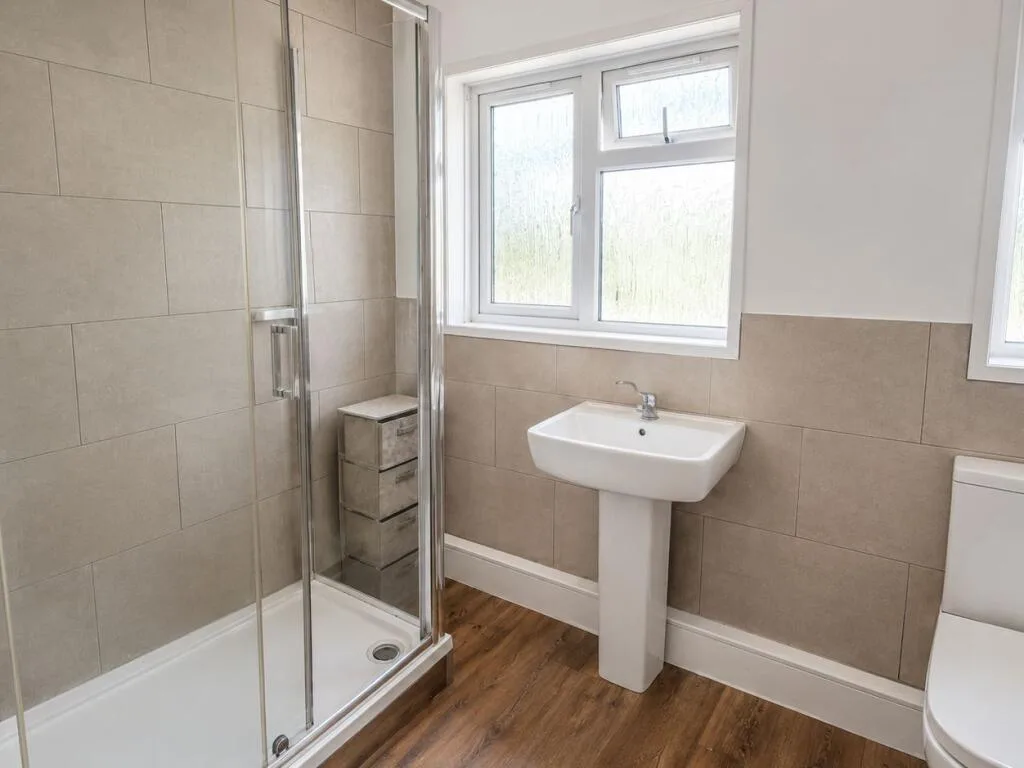 4 bedroom semi-detached house for rent