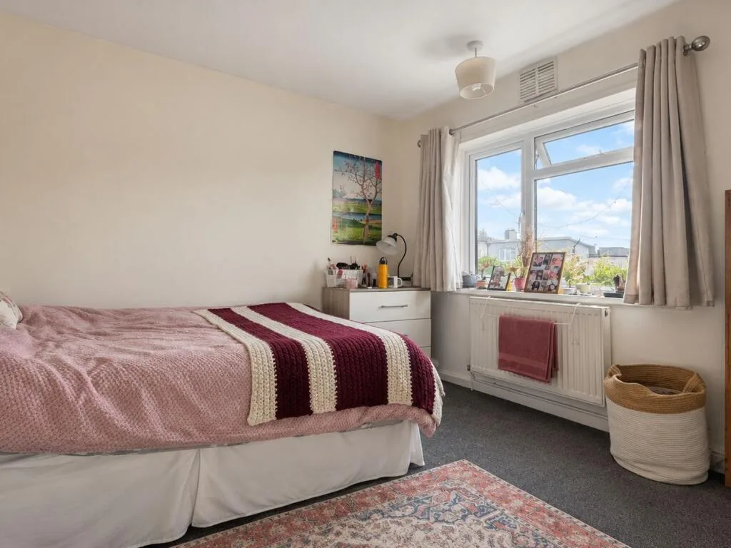 4 bedroom semi-detached house for rent