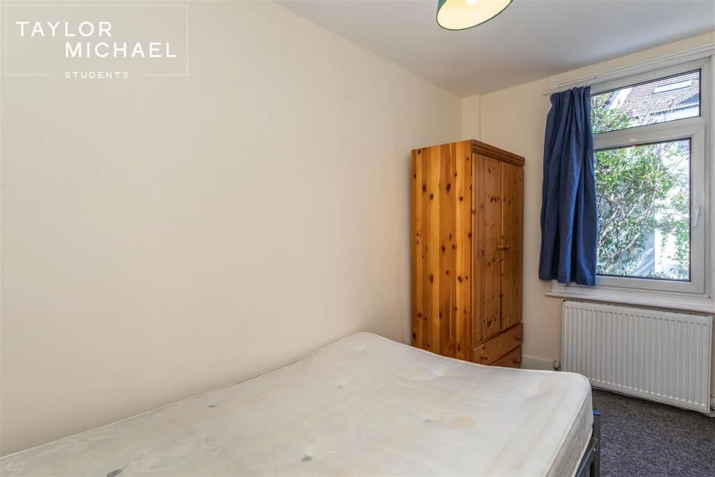 5 bedroom terraced house for rent