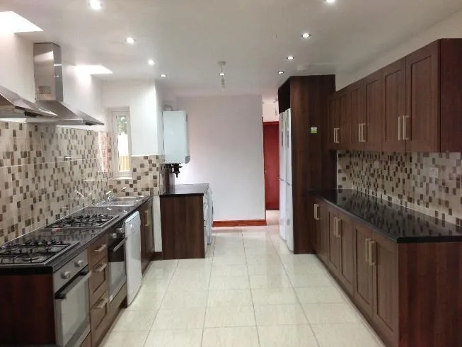 7 bedroom terraced house for rent