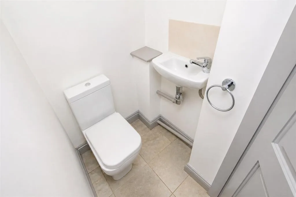 6 bedroom house for rent