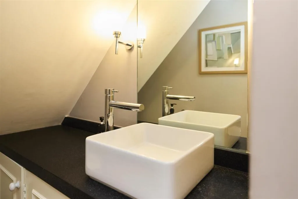 2 bedroom house for rent