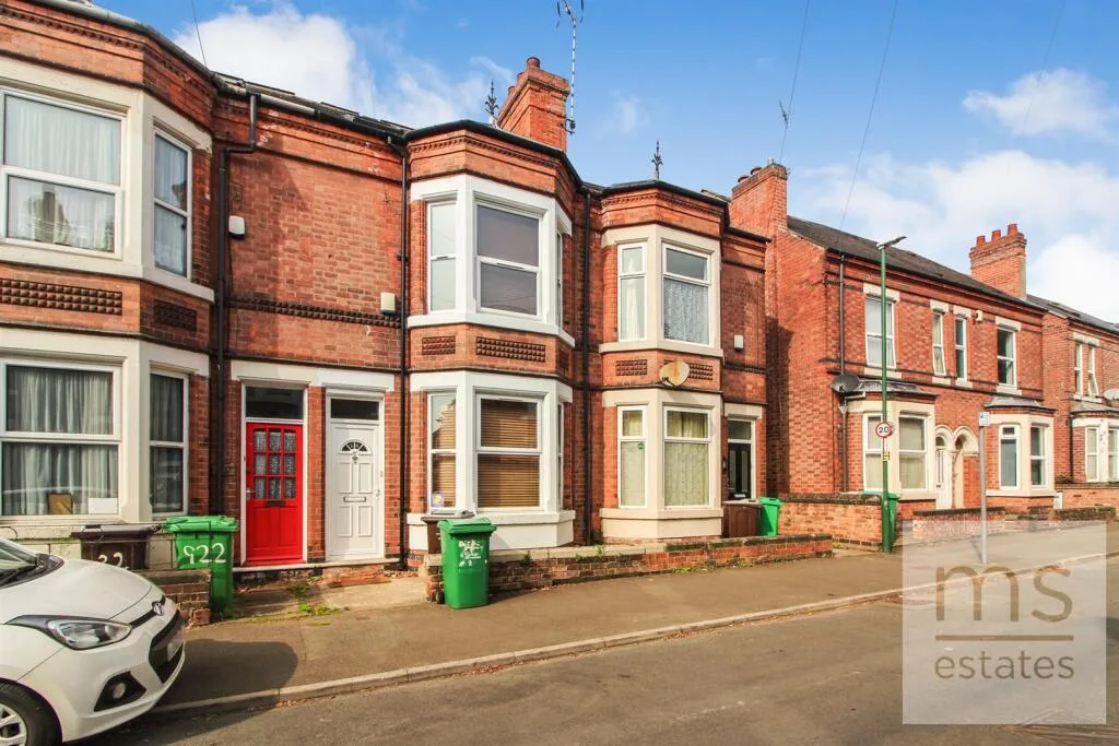 5 bedroom semi-detached house for rent