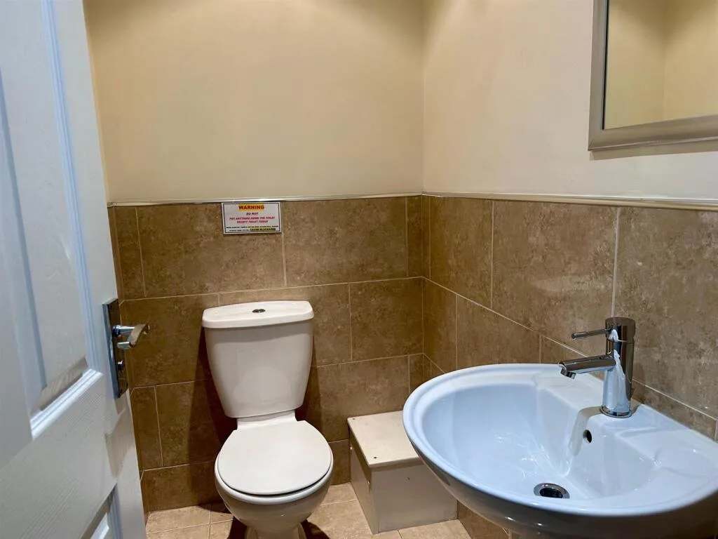6 bedroom flat for rent