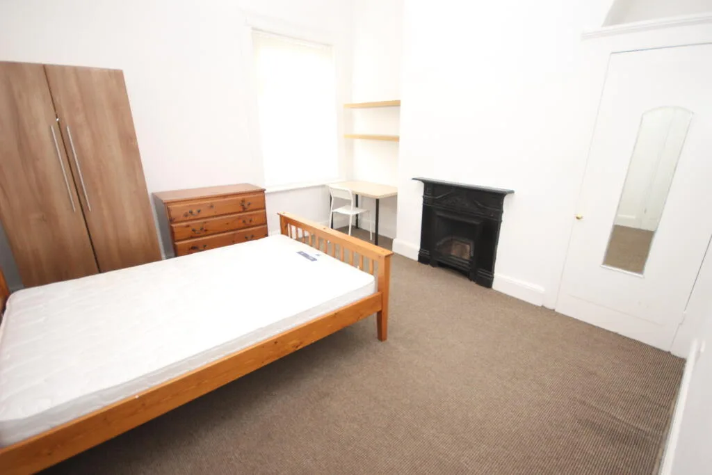 4 bedroom terraced house for rent