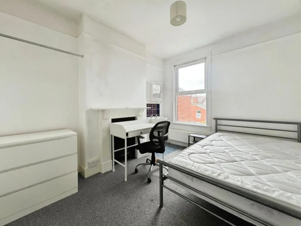 5 bedroom house for rent