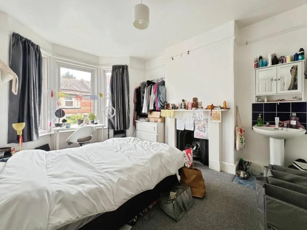 5 bedroom house for rent