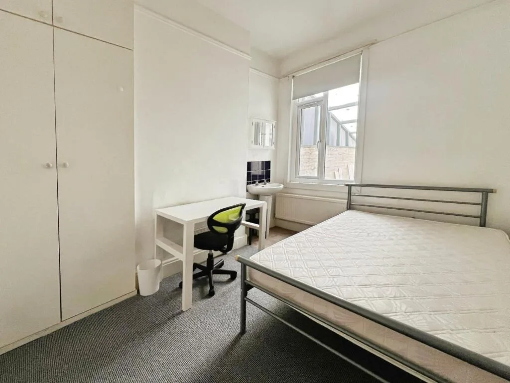 5 bedroom house for rent