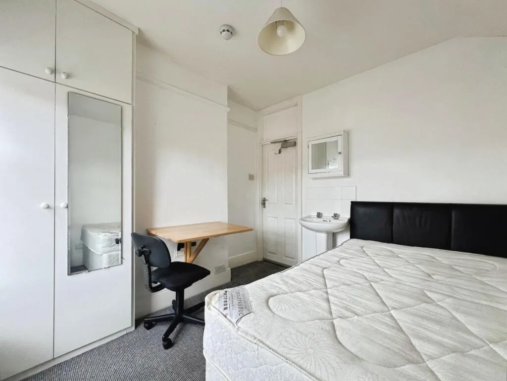 5 bedroom house for rent