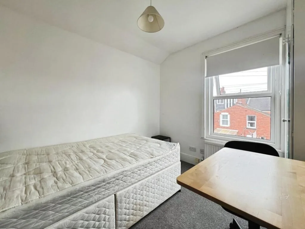 5 bedroom house for rent