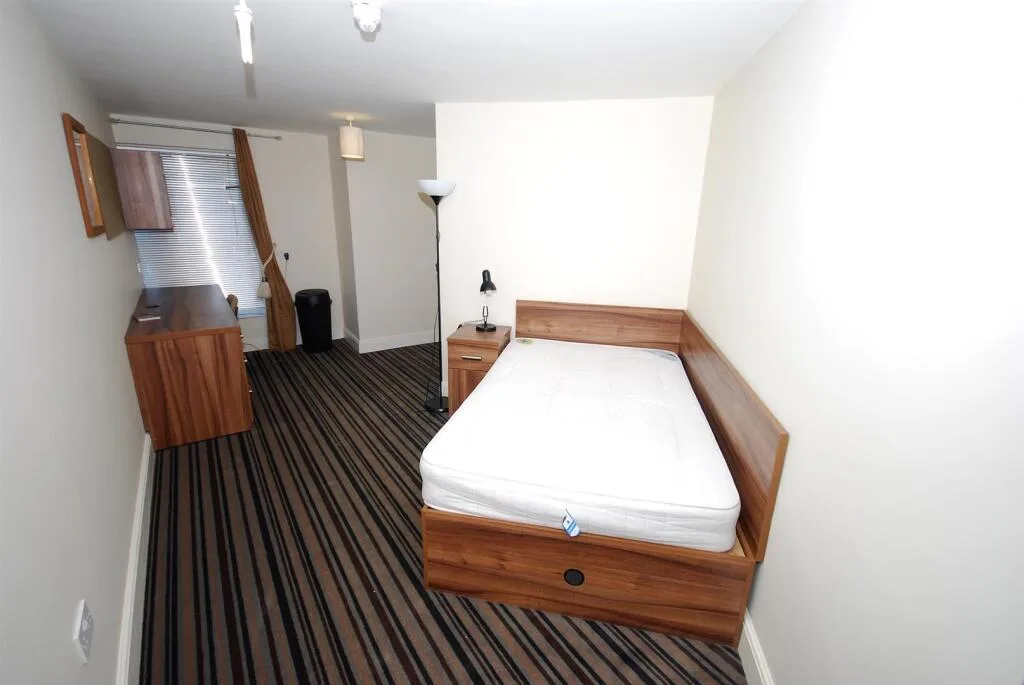 5 bedroom apartment for rent