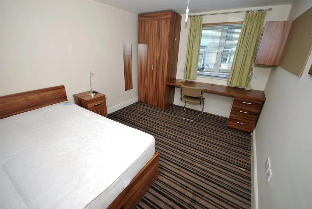 5 bedroom apartment for rent