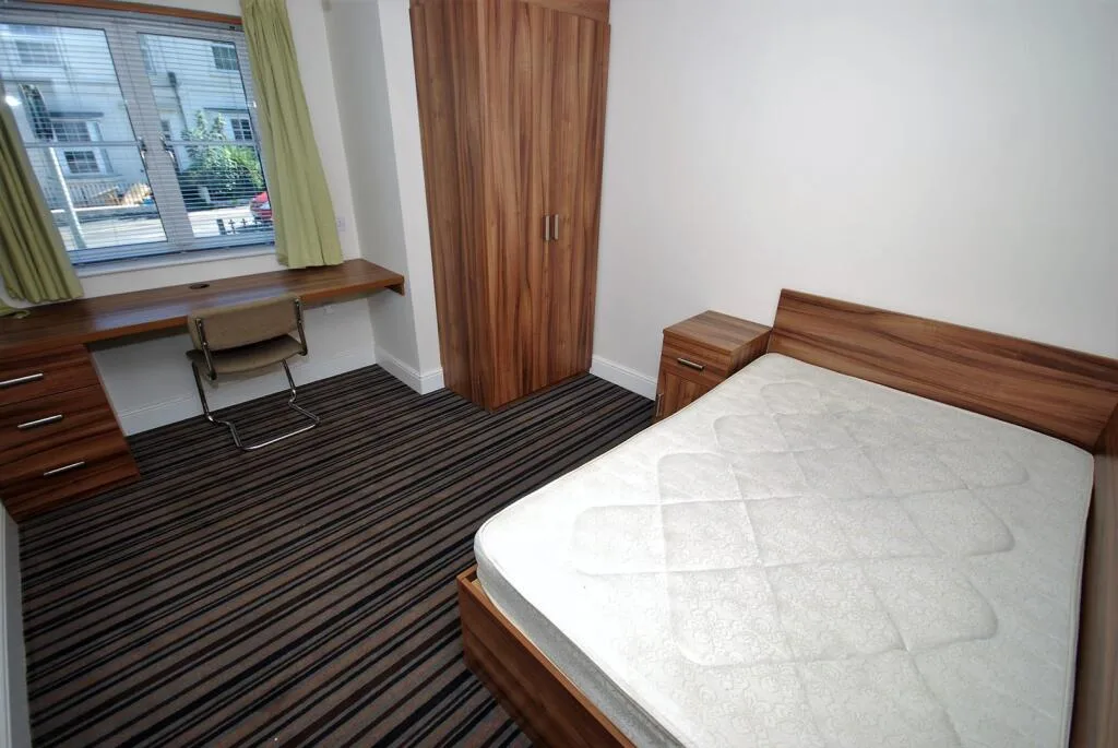 5 bedroom apartment for rent