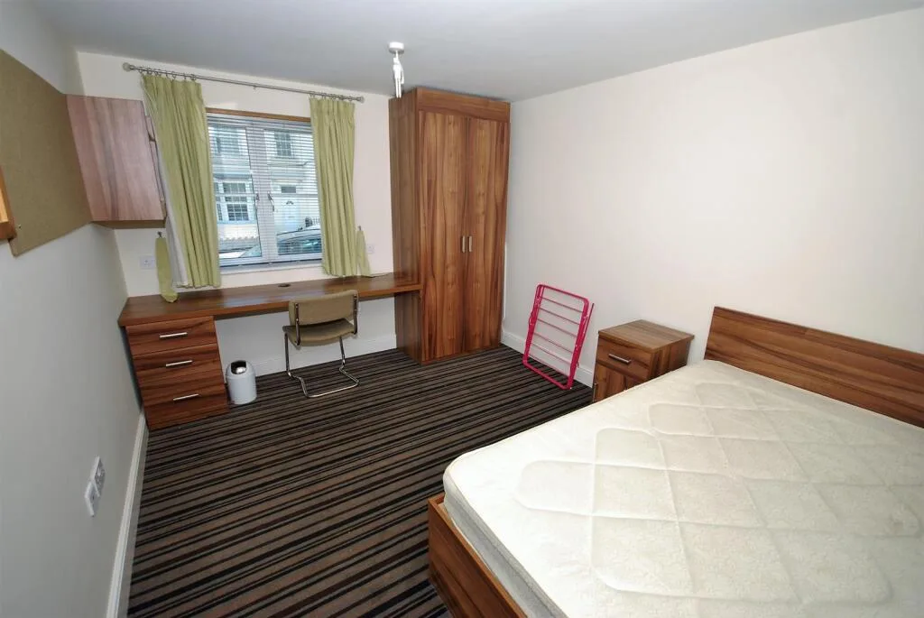 5 bedroom apartment for rent