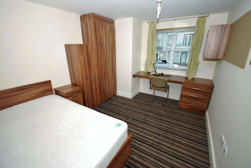 5 bedroom apartment for rent