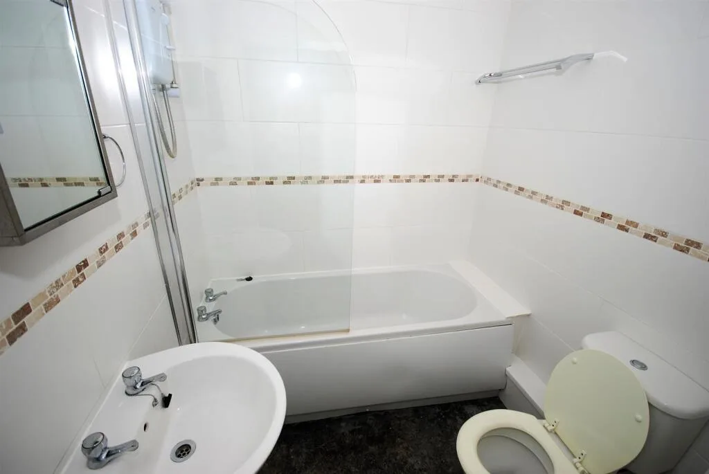 5 bedroom apartment for rent