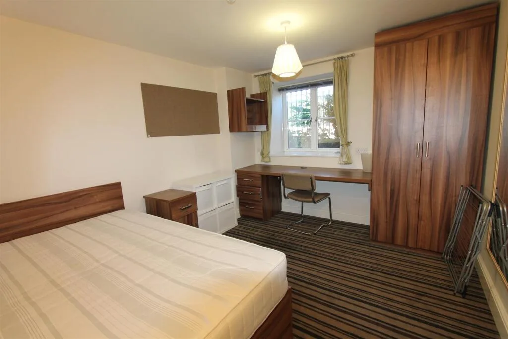 5 bedroom apartment for rent