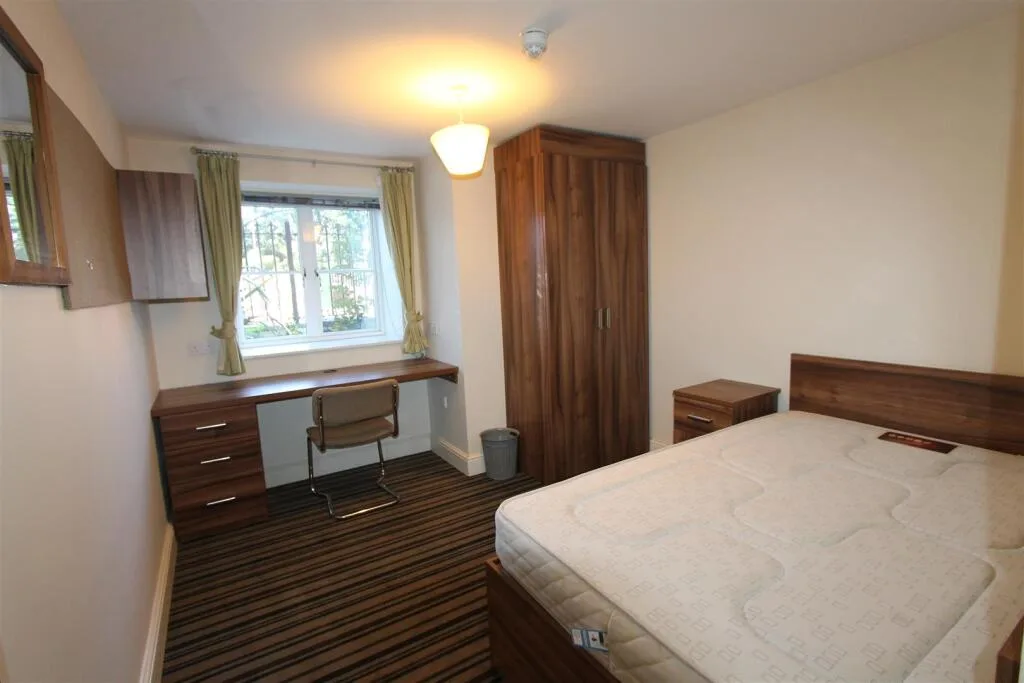 5 bedroom apartment for rent