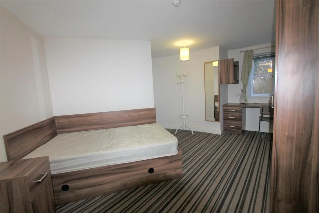 5 bedroom apartment for rent