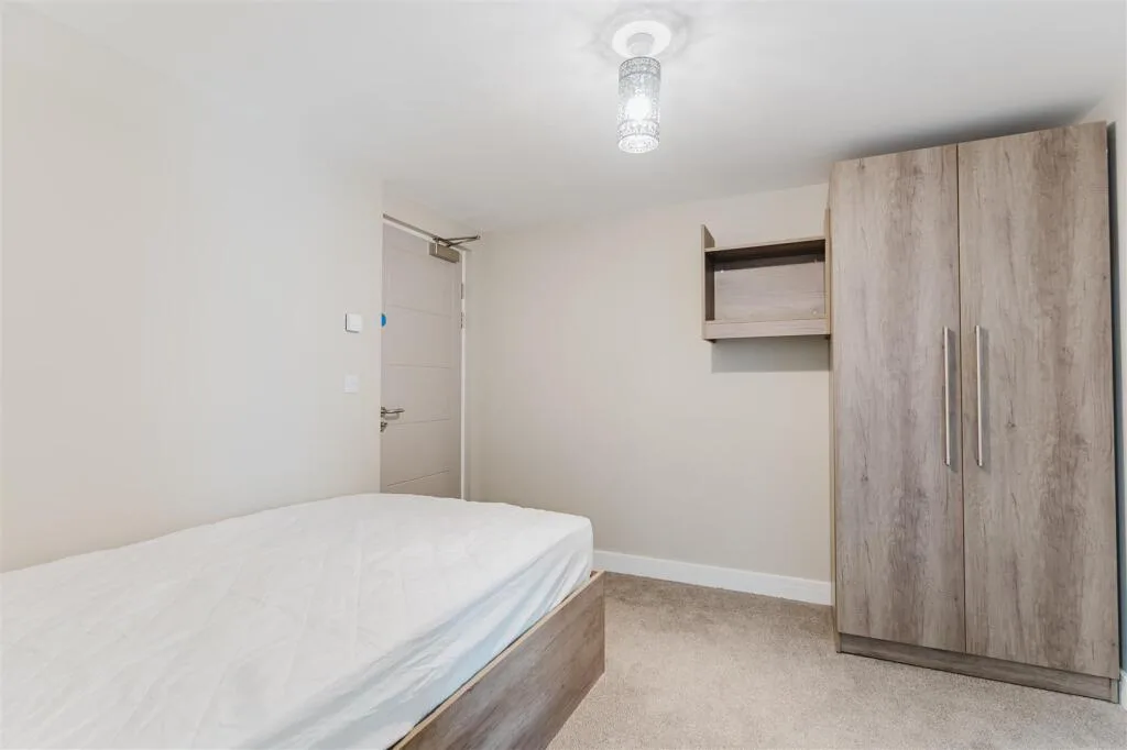 5 bedroom apartment for rent