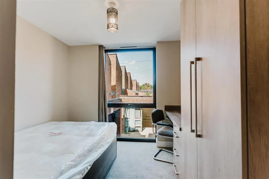 5 bedroom apartment for rent
