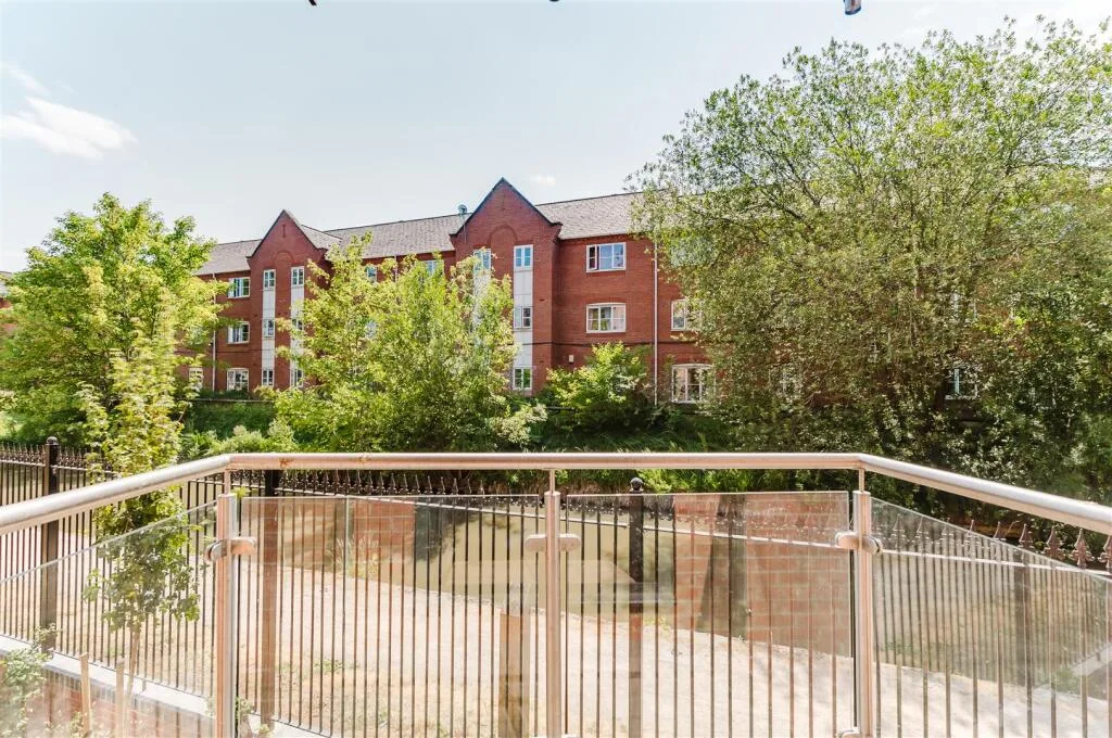 5 bedroom apartment for rent