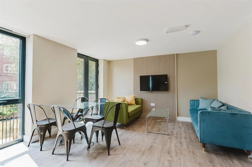 5 bedroom apartment for rent