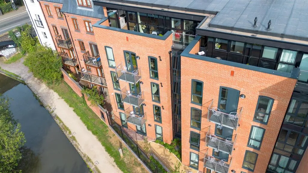5 bedroom apartment for rent
