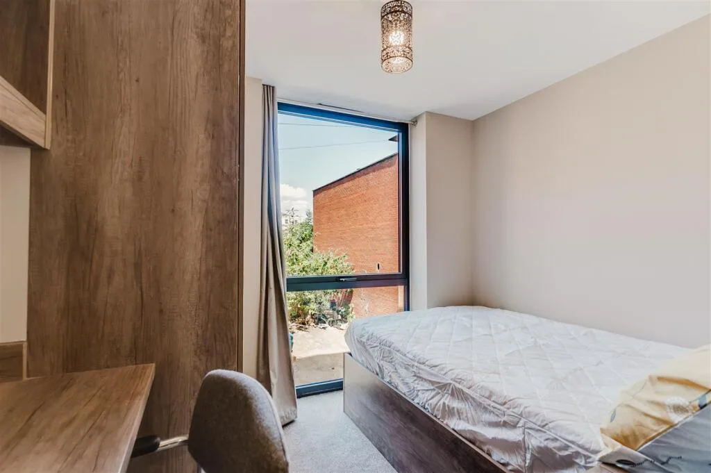 5 bedroom apartment for rent