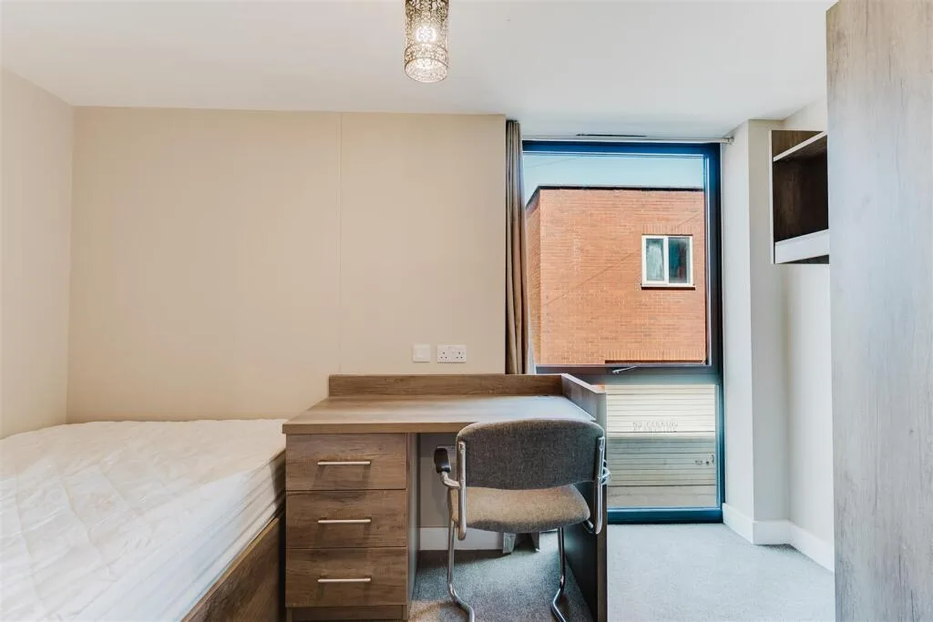 5 bedroom apartment for rent