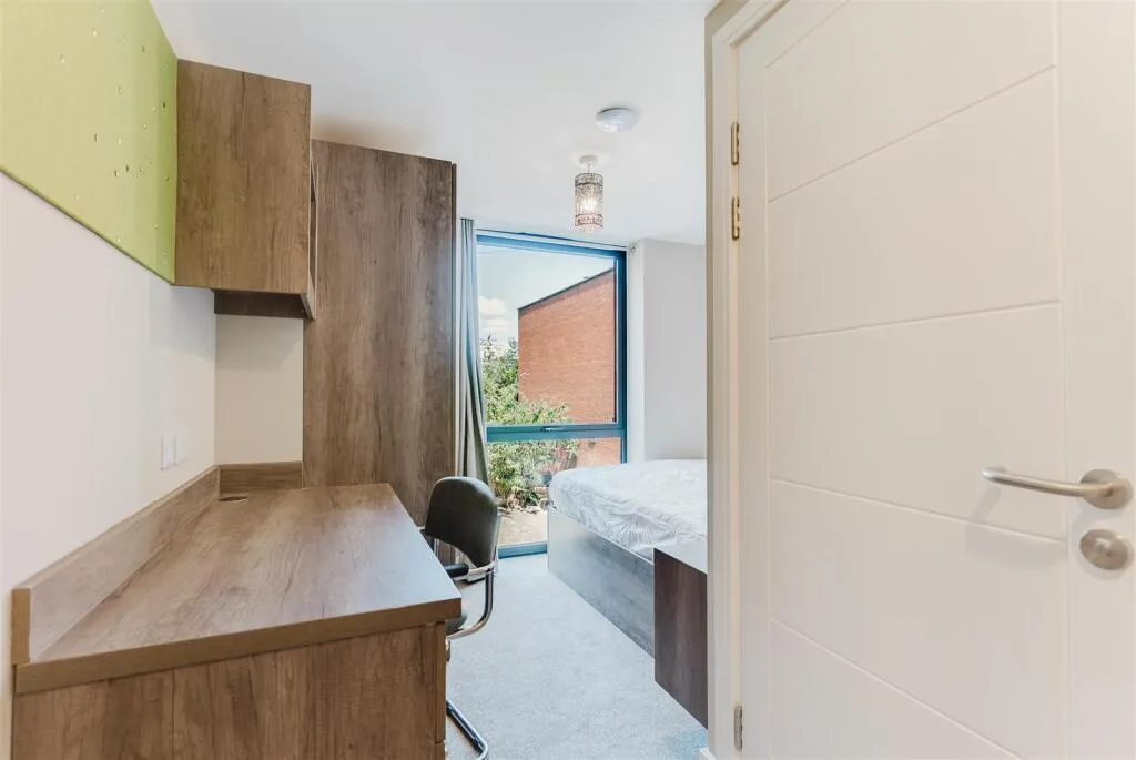 5 bedroom apartment for rent